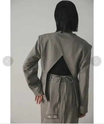 [ 한정판 ] 백 오픈 테일러드 자켓