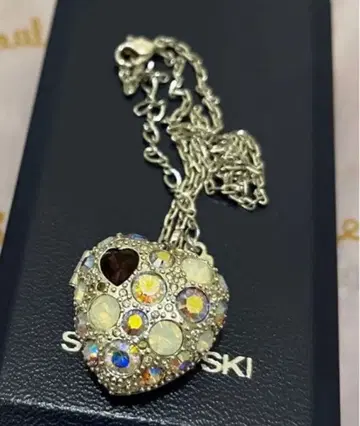 Swarovski 하트형 로켓 목걸이
