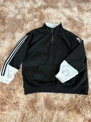 하프 지퍼 블랙 맨투맨