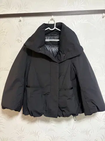 UNIQLO +J 하이브리드 다운 자켓 블랙 M 사이즈