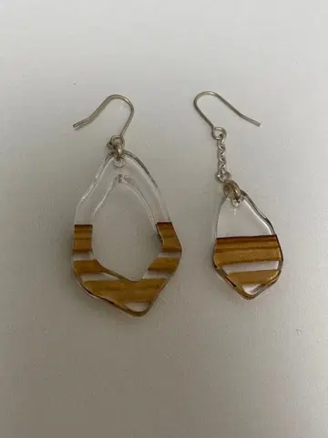 세상에 하나뿐인 핸드메이드 클리어 스트라이프 귀걸이