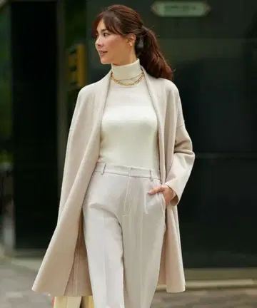 23구 롱 코트 사이즈 32 라이트 베이지 코디건