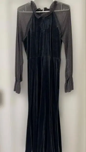 다크 그레이 벨벳 드레스