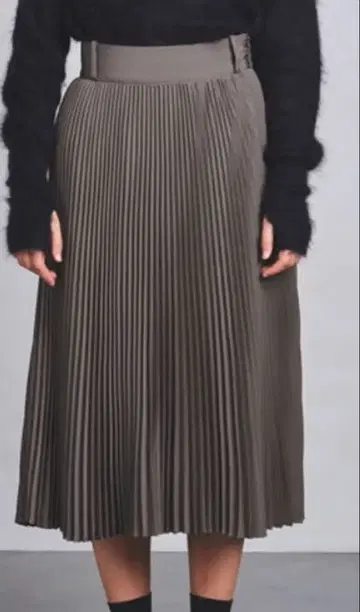 HYKE 플리츠 스커트 베이지 size 2