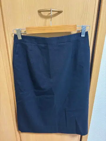 AOKI 아오키 타이트 스커트 세탁 가능한 깔끔한 수트 네이비 무지 7호