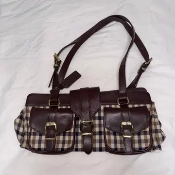 아쿠아 스큐텀 숄더백