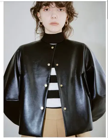 TREFULL+1 플리츠 가죽 라이크 자켓