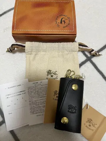 [ 새상품 ] IL BISONTE 블랙 키케이스