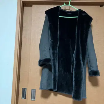 플리스풍 카키 그레이 후드 부착 롱 코트