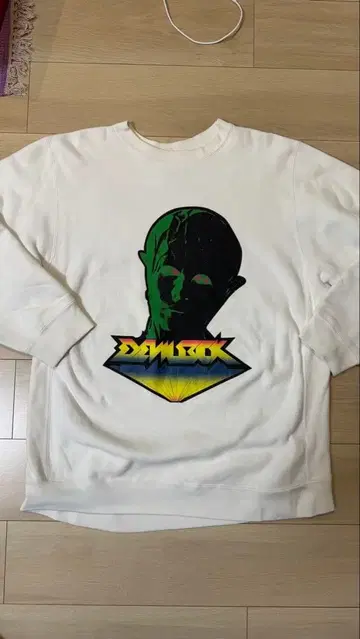 DEVILOCK 그래픽 맨투맨 XL 화이트