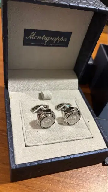 새상품 박스형 Montegrappa 실버 커프스