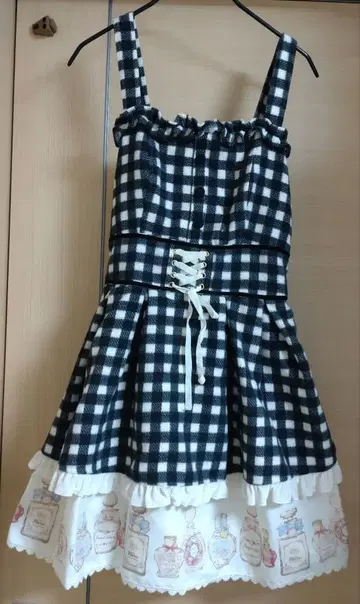 LIZ LISA 퍼퓸 보틀 깅엄 체크 오버롤 스커트 블랙