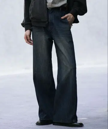 [ WYM LIDNM ] CURVED FLARE DENIM SLACKS