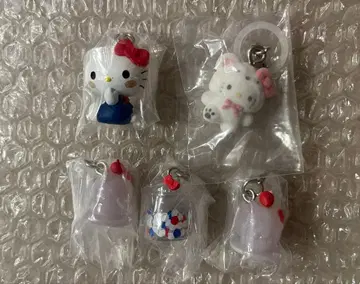 가챠 산리오 헬로키티 키티 포근포근 스노우 메지루시 액세서리