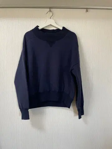 RUMCHE 하이넥 맨투맨 상의