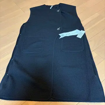 블랙 와플 원단 베스트