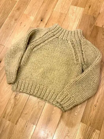 개럴개런트 로우 게이지 큼직한 손뜨개질풍 니트 베이지 긴팔