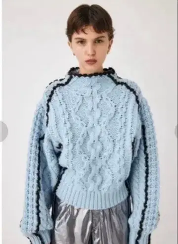 MOUSSY STITCH CABLE KNIT 상의 마우지 스웨터