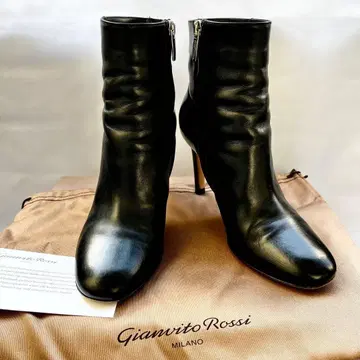 새상품급 Gianvito Rossi 숏부츠 블랙