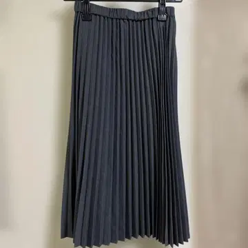 INDIVI 다크 그레이 플리츠 스커트 36