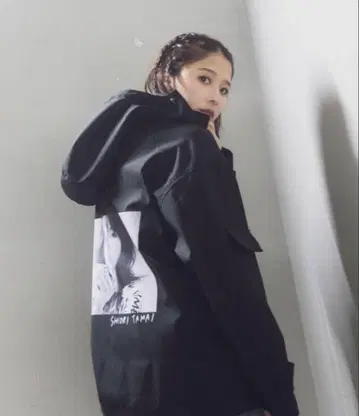 모모이로 클로버 Z 타마이 시오리 생일 기념 굿즈 마운틴 파카 M 사이즈