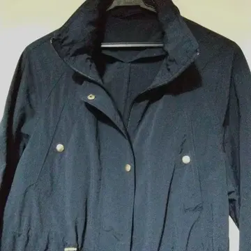 네이비 롱 기장 후드 부착 트렌치코트