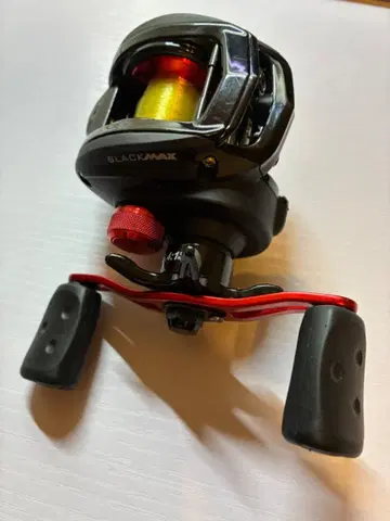 Abu Garcia BLACKMAX3 베이트 낚시릴 오른손잡이 블랙/레드