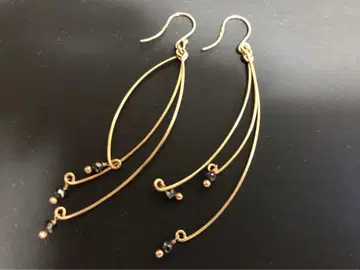 코코슈닉 K10 블랙 다이아 귀걸이