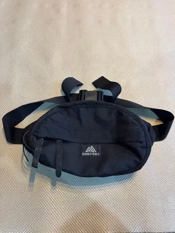 GREGORY 블랙 바디백
