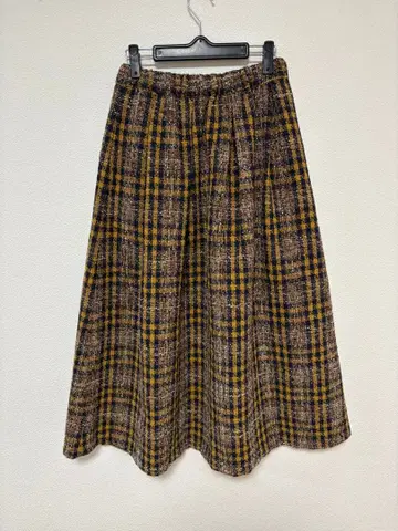 UR ITEMS 따뜻한 울 혼방 자카드 턱 볼륨 스커트