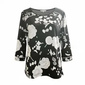 레오나르 40 빅 사이즈 꽃무늬 트리밍 칠부 소매 티셔츠 모노톤 블랙