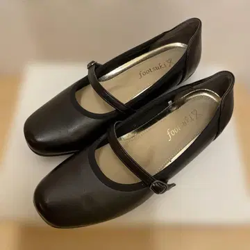 footsuki 블랙 스트랩 펌프스 [ 23.5cm ]