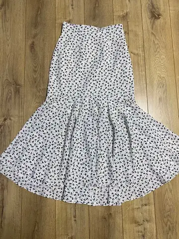 DEICY 체리 스커트