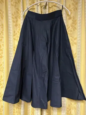 UNITED ARROWS 플레어 스커트 다크 네이비