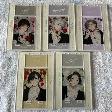 BUSTAFELLOWS 바스타페 아크릴 스탠드 flos festa