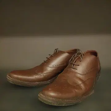 브라운 가죽 신발