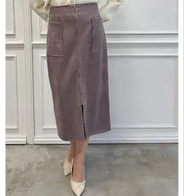 12 아젠다 스웨이드 스커트