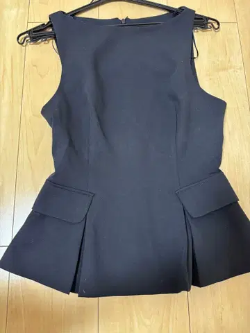 ZARA 슬리브리스 상의 블랙