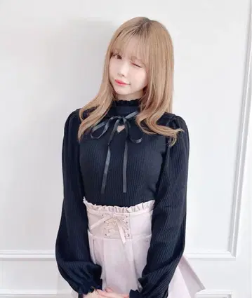 MARS 원톤 하트 컷아웃 골지 상의