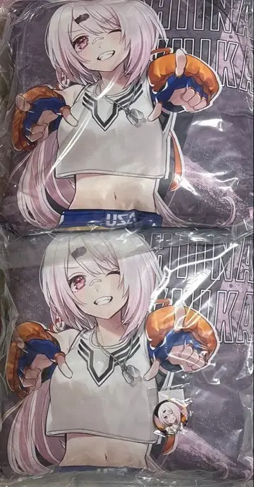 니지산지 시이나 유이카 쿠션 2개 + 캔뱃지 1개