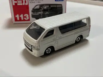 토미카 도요타 하이에이스 화이트 펄