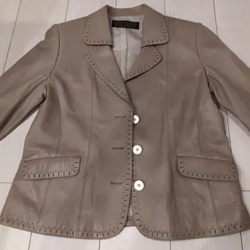 양가죽 여성용 베이지 자켓 겉옷 11AR-13AR 사이즈 L