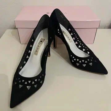 [ 새상품급 ] DIANA 블랙 펌프스