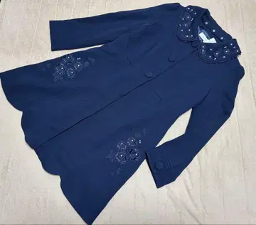 새상품 로디스포토의 꽃 자수 코트