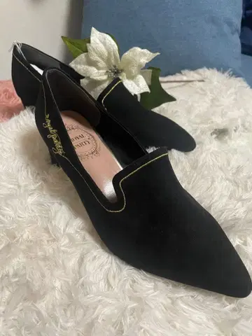 새상품 블랙 스웨이드 스틸레토 펌프스 중간 힐