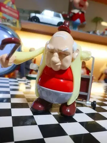 초레어 난폭한 할아버지 지팡이를 휘두르며 위협해 옵니다 피규어 미국 잡화