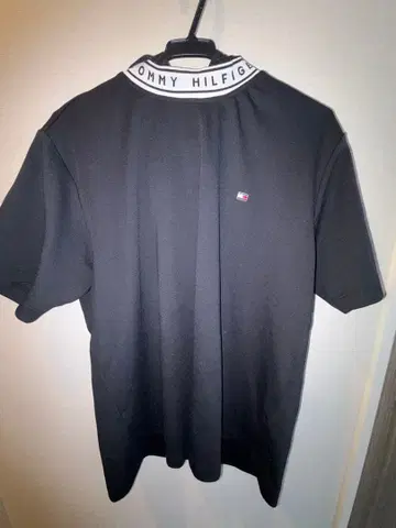 TOMMY HILFIGER 후드 부착 T셔츠 블랙