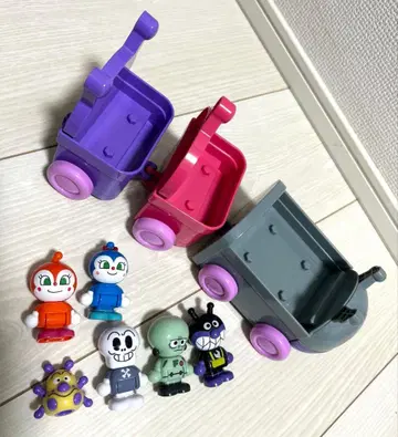 호빵맨 첫 하우스 인형 세트 다다단 기차와 세균맨의 동료들