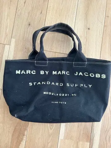 MARC BY MARC JACOBS 블랙 토트백