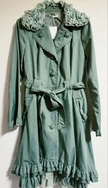 엑시즈팜 디자인 절개 코트 원피스